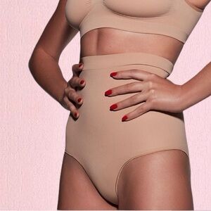 NWOT SKIMS Sculpting High-Waisted Brief Panty
